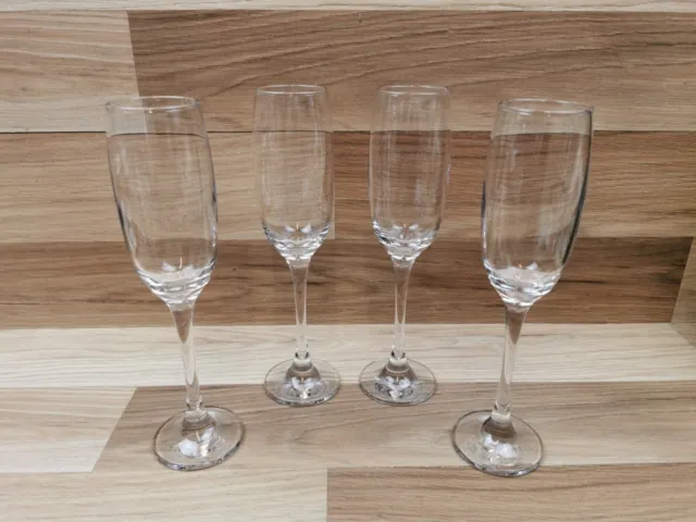 4 x Clear Glass Champagne Flutes / Glasses - Cava, Prosecco - 235mm Tall
