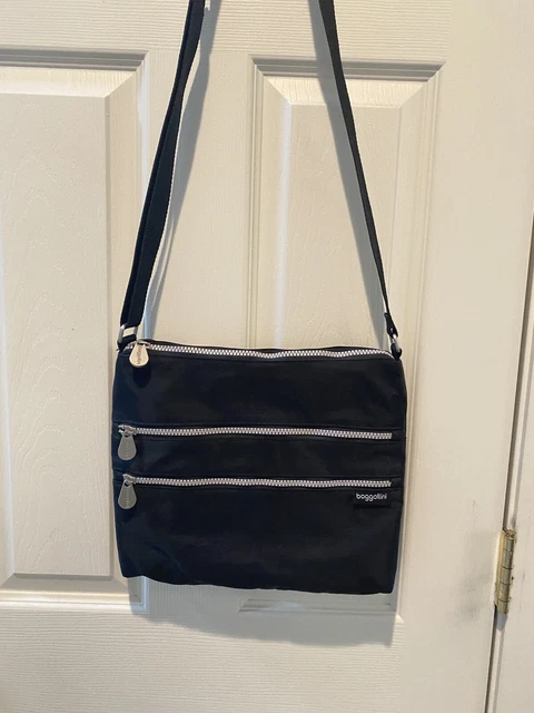 Baggallini Crossbody Bag Black Purse 4 zippers preowned