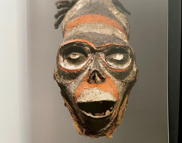 Archipel Bismarch  Voyageurs & Curieux Gallery 2012 Tolai Skull Mask New Britain