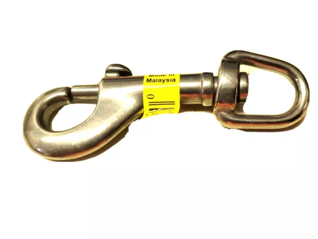 T7631304 CampBell 1/2'' Stainless Steel Snap Bolt Swivel Round Eye