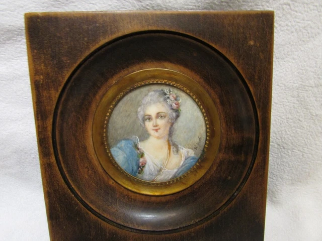 Portrait Miniature Ancien D'une Élégante Signé - Objet De Collection Vintage - Occasion