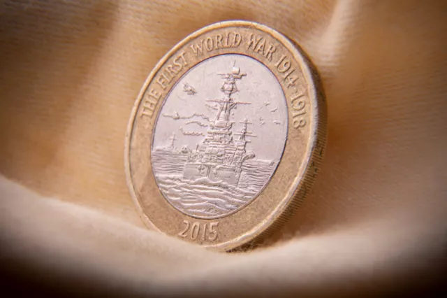 £2 Pound Coin EXTREMELY RARE First World War Navy Battleship FLAG ERROR 2015