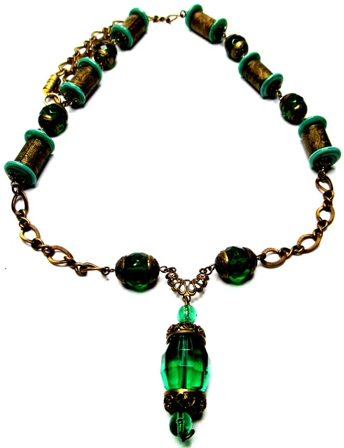 Collier Ancien 56 Perles En Pâte De Verre Verte - Vintage - Longueur Réglable - Occasion En Bon état