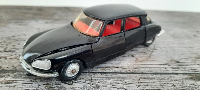 Norev 1/43 - Citroën DS 21 Berline - Modèle 1967-1971