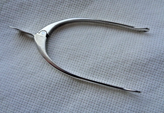 Antique Novelty 1920 Solid Silver Wishbone Sugar Tong – Spring Loaded