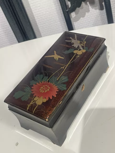 Magnifique Ancien Coffret ou Boite à Bijoux en Bois laqué