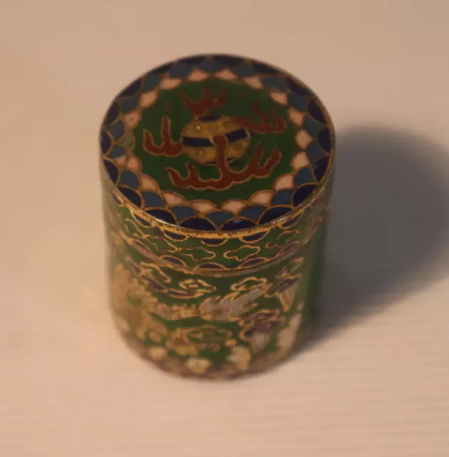 Petite boîte ancienne pilulier ,émaux cloisonnés