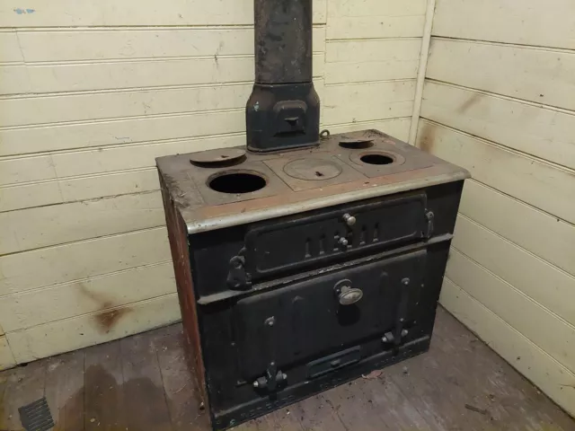 Vintage Antique Cast Iron Wood Fire Stove