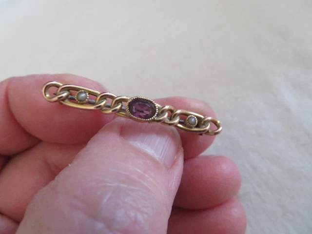 Broche Longue Et Fine Ancienne Plaquée Or Avec Strass - Marque ORIA