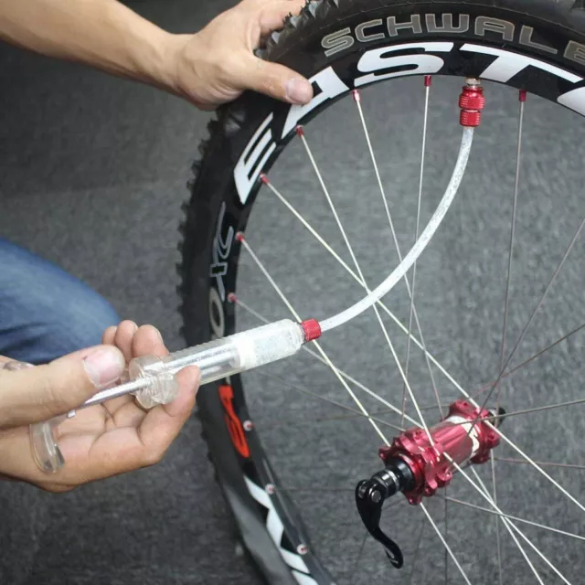 Seringue compacte pour étanchéité de pneu sans tube vélos VTT capacité 20 m