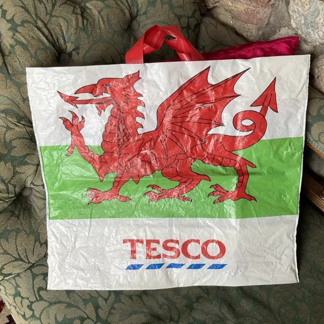 Tesco Red Dragon Welsh Carrier Bag / Llaeth Cymreig Gan Wartheg Cymraeg.