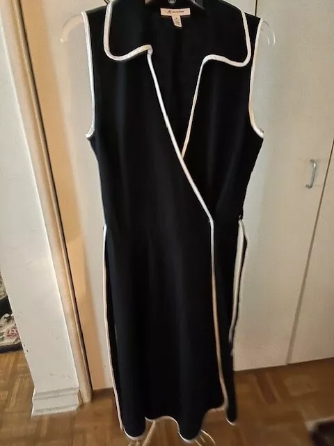 JM Collection Black Linen White Trim Wrap Dress with matching Belt  Size 10