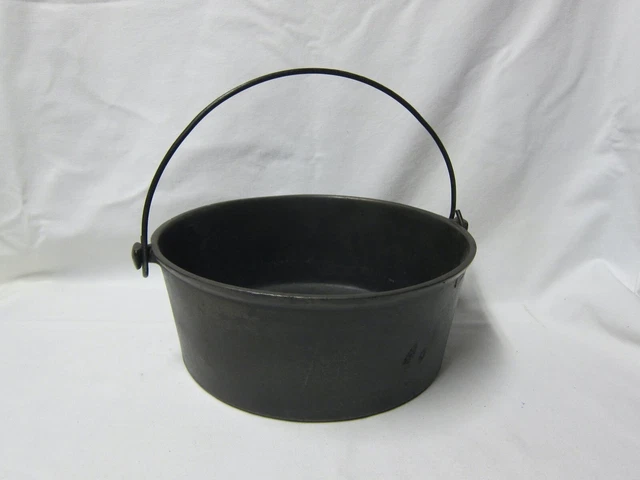 1880's Cast Iron Gate Mark No 3 Bailed Handle Stew Sauce Pot