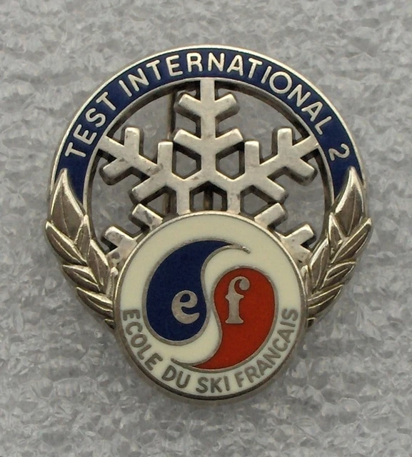 RARE BROCHE ECOLE SKI INTERNATIONAL