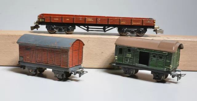 3x Märklin 381/390/391 Gepäck-/Niederbord-/Güterwagen, Blech, 30er/40er Jahre