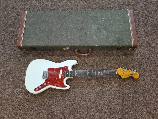 Fender musicmaster case deals