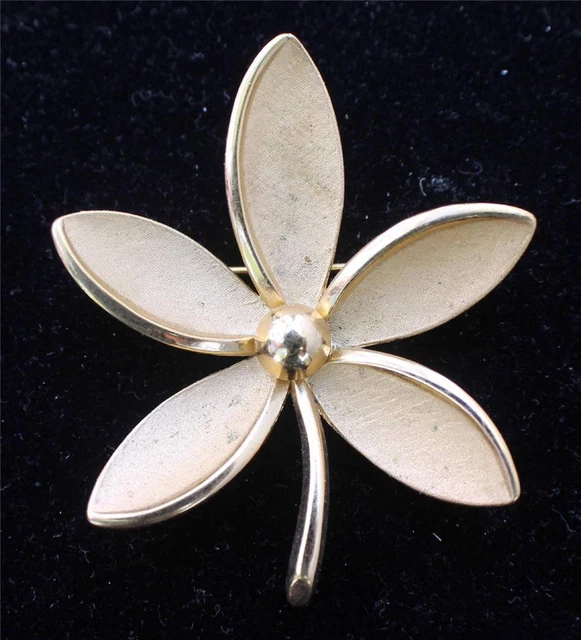 Broche Ancienne Fleur En Plaqué Or - Signée SAVARD - Occasion, Plaqué Usé