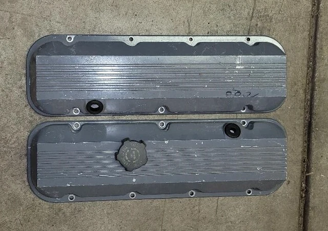 96-00 GM Chevy 454 Vortec 7.4 Big Block Factory Aluminum Valve Covers (We Think)