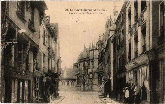 CPA La FERTÉ-BERNARD Rue Carnot and Old House (3990961)