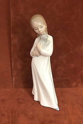 Vintage NAO LLADRO Daisa # 563 Girl & Puppy Dog Porcelain Glossy Finish Figurine
