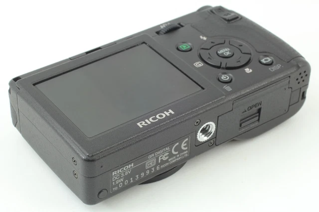 [Top Mint in Box] Ricoh GR Digital 8.1MP Compact Digital Camera From JAPAN 811 10