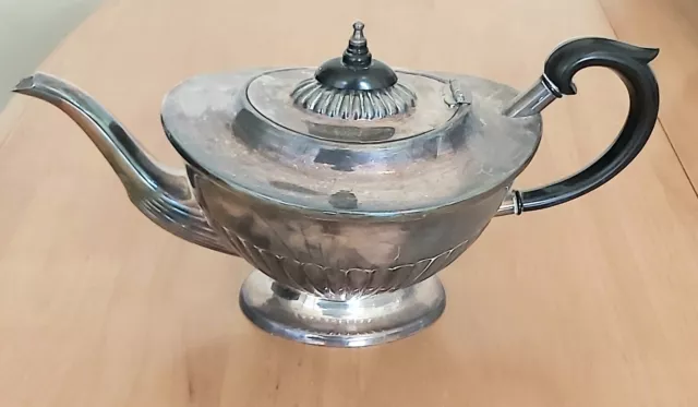 Fine Quality English Antique Sheffield Art Noveau Silver Plate Teapot