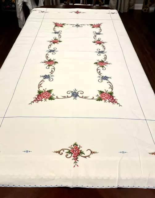 Vtg Tablecloth Hand-Embroidered Cross Stitch Flowers With a Set of 8 Napkins NEW