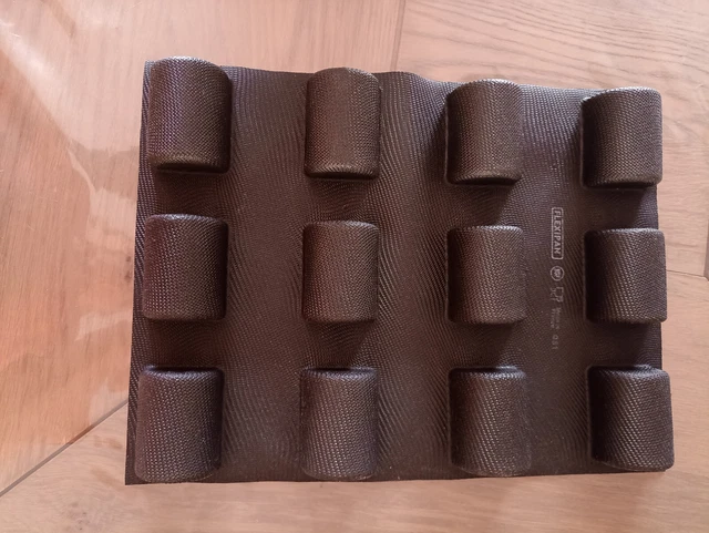 MOULE EN SILICONE DEMARLE FLEXIPAN modèle fleur - marguerite / TBE