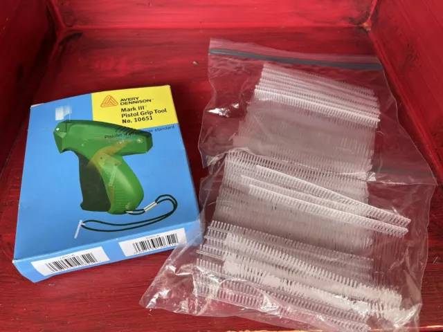 Avery Dennison Garment Price Tagging Tagger Fasteners Gun W/ 1000 Barbs