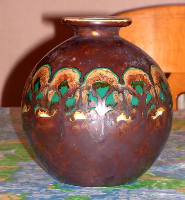 vase boule à col aplati en porcelaine de Camille Tharaud à Limoges
