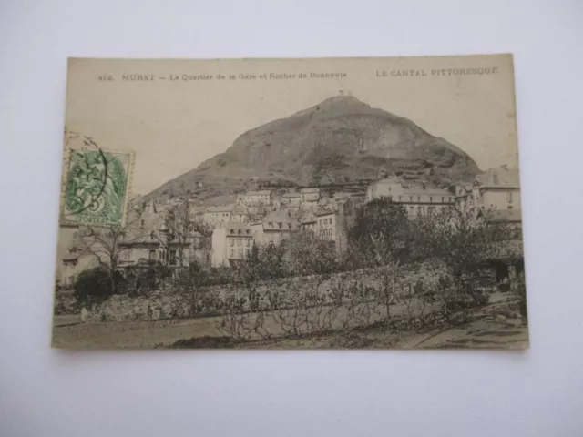 Cpa Cantal 15 L'auvergne Le Quarti De La Gare Et Le Rocher De Bonvie