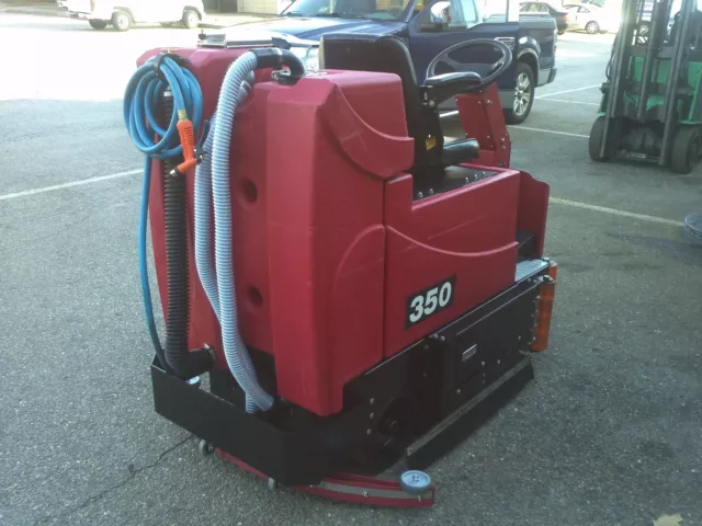 RECONDITIONED TomCat 350 35-inch Disc Rider Floor Scrubber, under 700HR 3