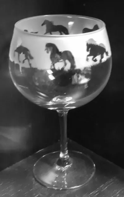 FRIESIAN HORSE Frieze Boxed 70cl Glass Gin Balloon 3