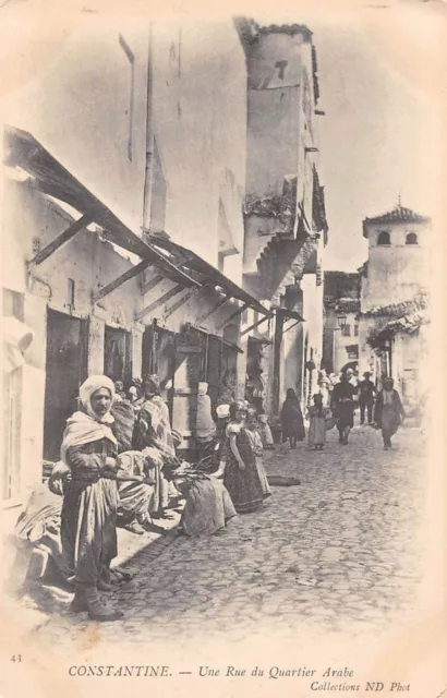 CPA ALGERIE CONSTANTINE UNE RUE DU QUARTIER ARABE (dos non divisé)