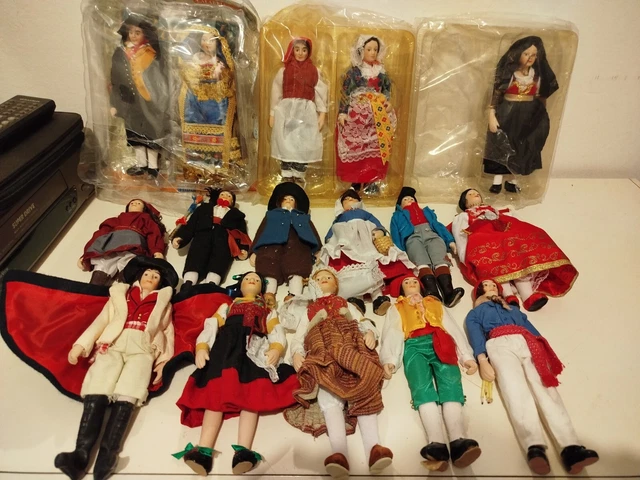 LOTTO 16 BAMBOLE delle regioni di italia in porcellana Fabbri