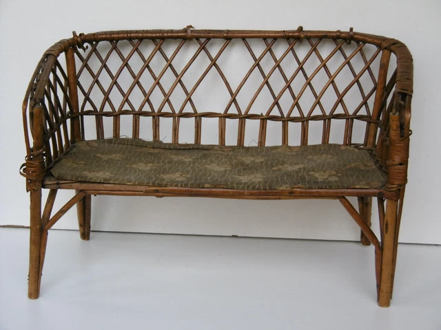 Fauteuil Poupée Ancienne Rotin – Assise/dossier Tissu – Fin XIXème