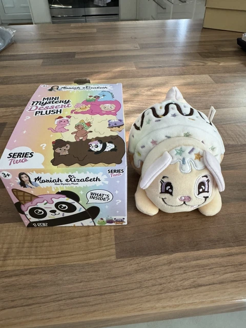 Moriah Elizabeth Mystery Hanger Plüsch – Serie 2, Sammlerstück, 1 Von 6 Charakteren, Offizieller Merch, Weich & Kuschelig, Clip-On Moriah Elizabeth Mystery Hanger Plüsch – Serie 2, Sammlerstück, 1 Von 6 Charakteren, Offizieller Merch, Weich & Kuschelig, Clip-On