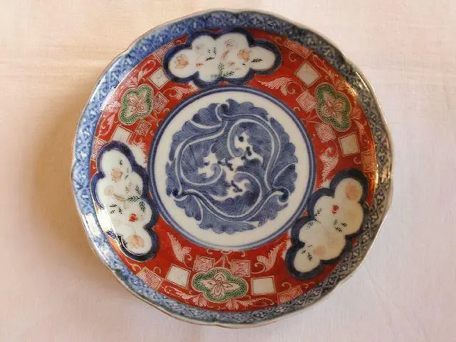 Antique Japanese Imari plate 1700-30 with Chinese Jiajing mark #1405