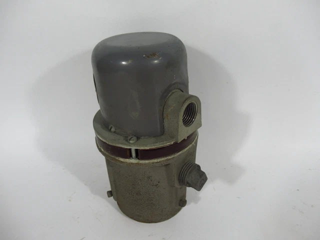 Honeywell C7004B1002 Flame Rod Holder 2" Pipe Mount USED