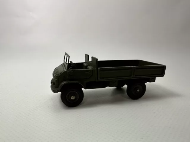 Dinky Toys Mercedes Benz Unimog 821 Militärfahrzeug Die-Cast Modellauto Auto C32