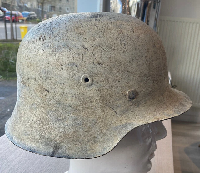 Deutscher Luftwaffen Stahlhelm aus dem 2. WK.  Wintertarnung - Aus den Ardennen.