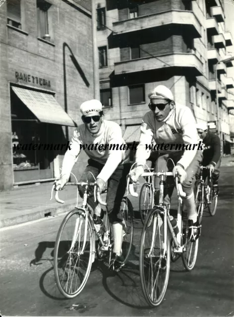 Foto originale, Fausto Coppi in allenamento a Voghera 1958