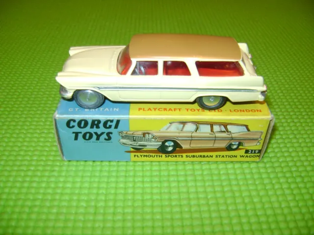 Corgi Toys 219 Plymouth Sports Suburban Station Wagon En Boite D'origine-Mib