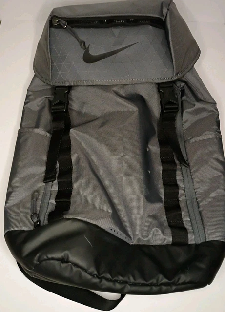 nike brasilia backpack eastbay Desert Khaki Medium Color:Wine The padded shoulder straps Nike Swim Dry Bag mini crossbody