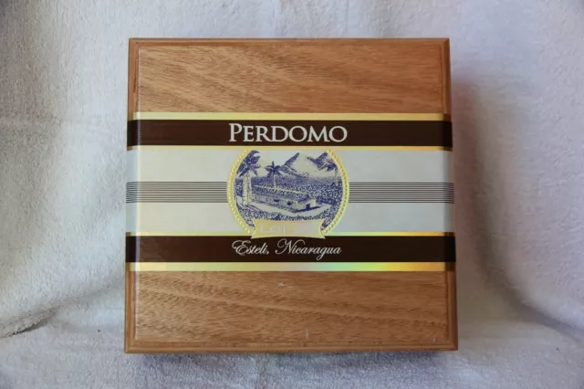 Vintage Perdomo Lot 23 Empty Wooden Cigar Box 9⅜8½x2¼