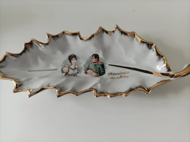 ENSEMBLE EN PORCELAINE DE VINCENNES ET DE SEVRES DU XVIIIEME SIECLE, MARQUES EN