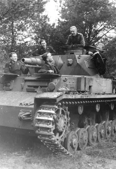 WW2 WWII Photo German Panzer Pzkpfw. IV Tank & Crew  World War Two Wehrmacht