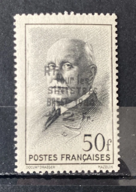 Collection timbre et vignette Petain