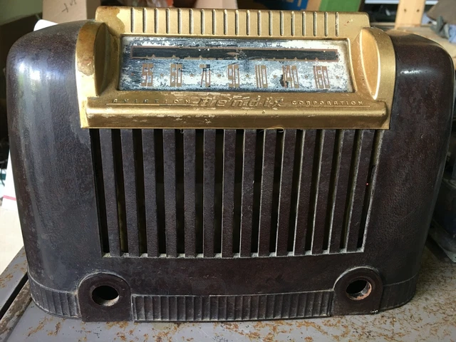 vintage radio Bendix model 111 - brown bakelite used vintage radio Bendix model 111 - brown bakelite used