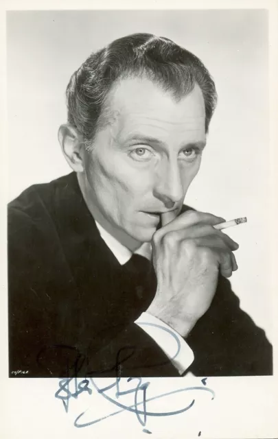 PETER CUSHING Signed Photograph - Horror Film Star Actor - reprint